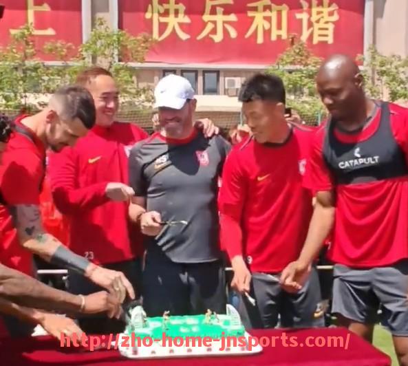 江南综合体育-2025年世俱杯球迷定制纪念衫排行榜及款式流行趋势